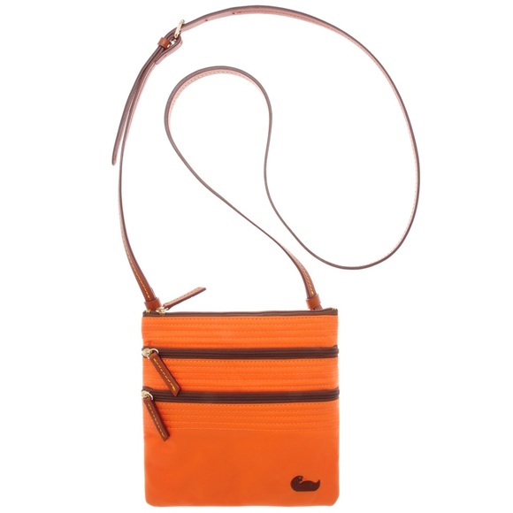 Dooney & Bourke Handbags - Dooney & Bourke satchel